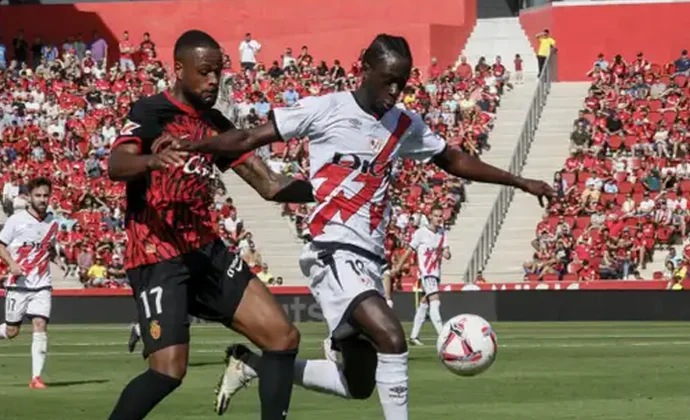 Mumin se retiró lesionado del partido contra el Mallorca