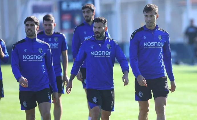 Lucas Torró entrena con normalidad y Herrando se ausenta por virus