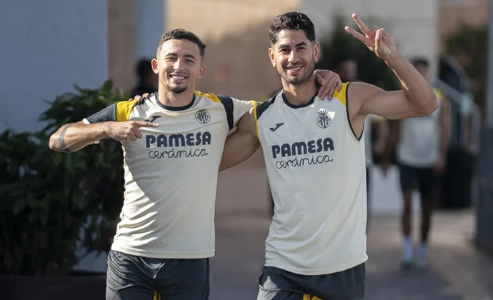 Ayoze se prueba con el grupo en una sesión con siete bajas