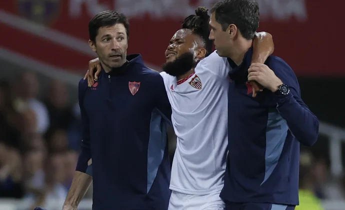 Los médicos decidirán en las próximas horas si Ejuke debe operarse, lo que le dejaría fuera hasta marzo