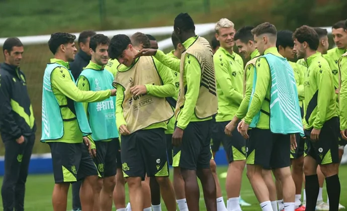 Remiro y Zubeldia vuelven al grupo este miércoles