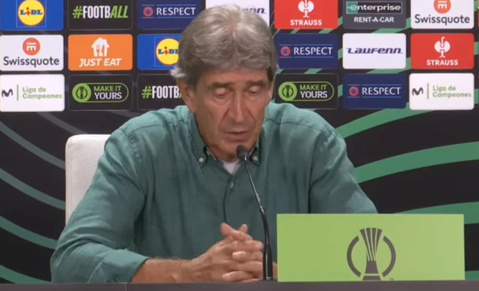 Pellegrini analiza el empate, protege a Bellerín y explica el cambio de Bakambu al descanso