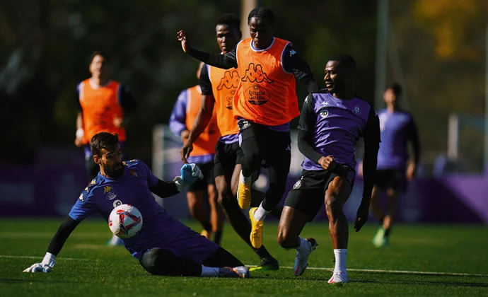 Machís completa la sesión y Cenk Özkacar hace una parte