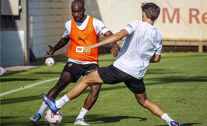 Jesús Vázquez empieza con el grupo la sesión del viernes, pero no la termina