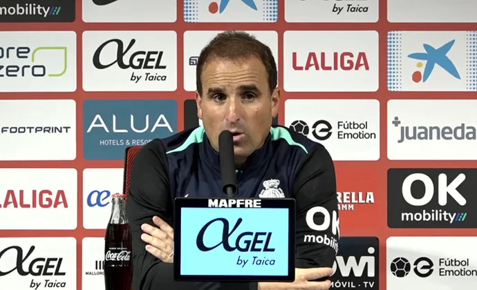 Arrasate evita dar pistas de su once, habla de Samu Costa y el Athletic