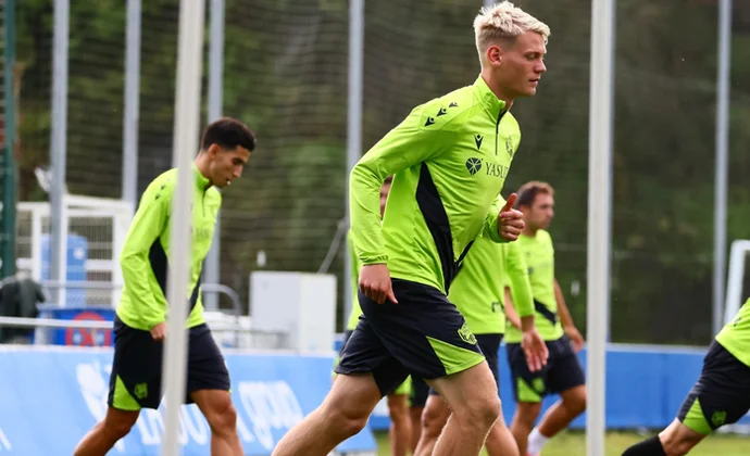 Zakharyan da un paso atrás y empieza la semana al margen del grupo