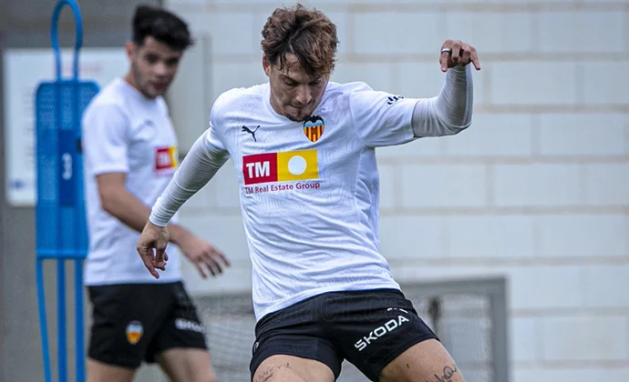 Jesús Vázquez empieza la semana con el grupo y Baraja tiene cuatro bajas