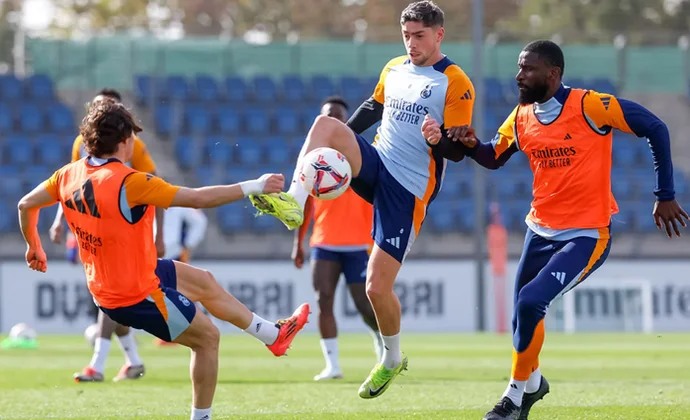 Rudiger vuelve al grupo. Mbappé y Bellingham no entrenan