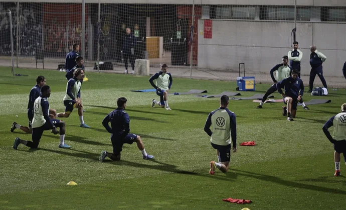 Las Palmas se ejercita en Las Rozas pendiente de las pruebas a Loiodice