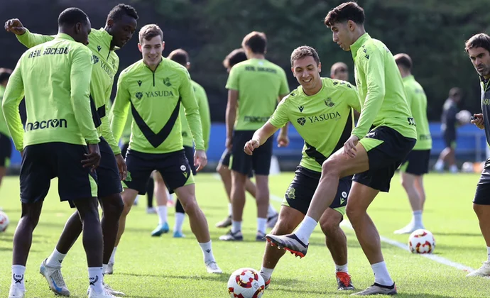 Turrientes y Barrenetxea, bajas en la vuelta al trabajo por molestias