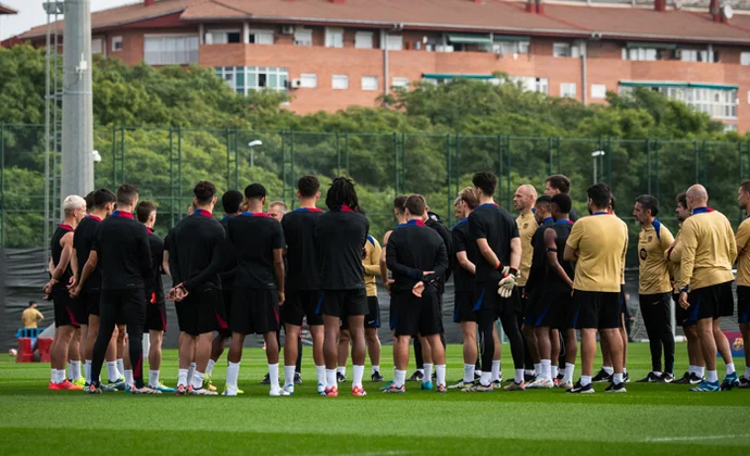 Eric García tampoco entrena hoy y será baja hasta después del parón