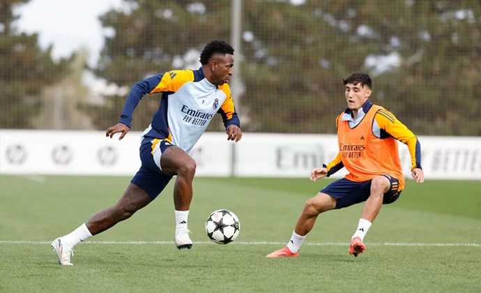 Valverde se queda en el gimnasio en la sesión de este sábado