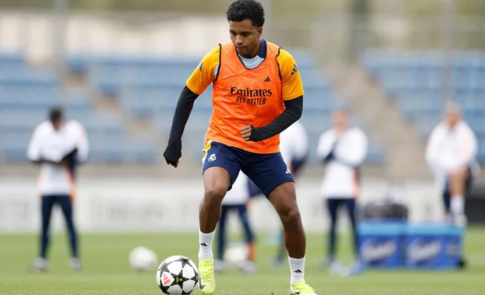 Rodrygo completa la sesión con el grupo y Valverde vuelve tras la gestión de cargas