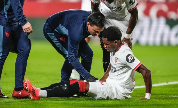 Parte médico oficial de Idumbo Muzambo y periodo estimado de baja