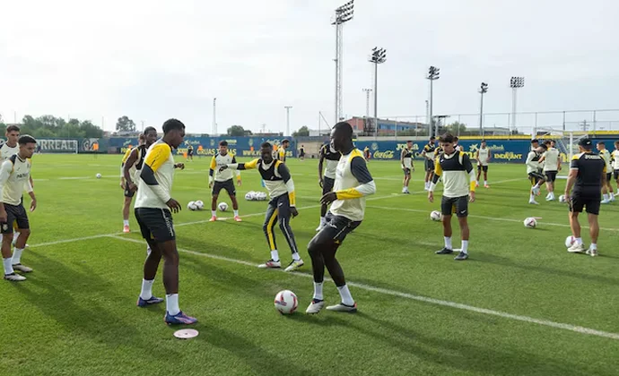 El Villarreal retoma los entrenamientos con tres bajas y pendientes de Denis Suárez