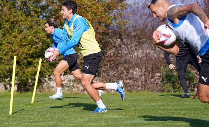 El Alavés avanza en su preparación sin Hugo Novoa ni Benavídez