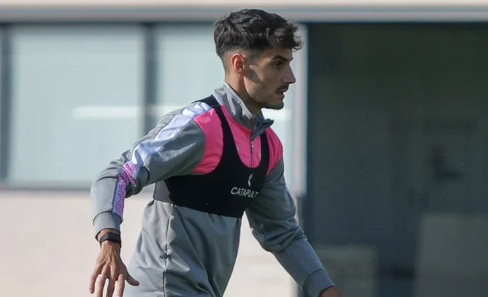 Espino y Mumin, únicas bajas a dos días del partido