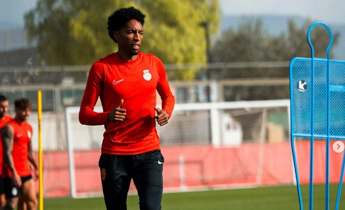 Mojica vuelve al grupo y se apunta al domingo