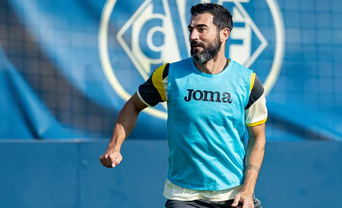 El Villarreal completa otra sesión de trabajo sin los tres lesionados y pendientes de Denis