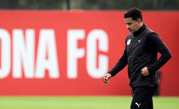 Tsygankov y Solís siguen integrados con el grupo, pero no recibirán el alta esta semana