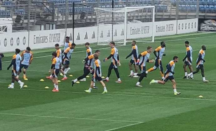 Valverde repite con el grupo. Courtois sigue al margen y está descartado