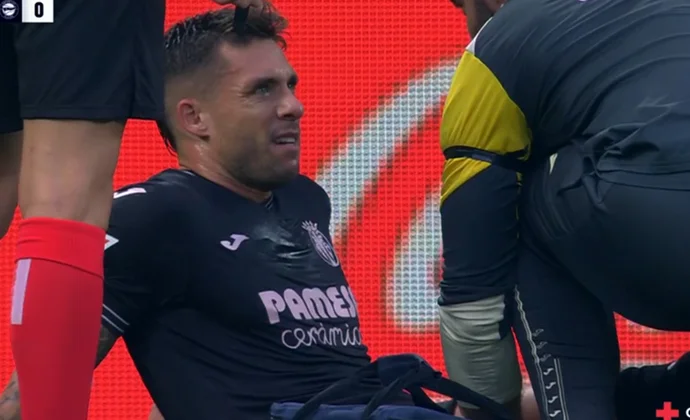 Kiko Femenia cae lesionado de los isquiotibiales