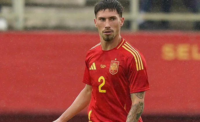 Carmona se cae de la lista de la Sub-21 por problemas físicos y Santi Denia llama a Bajcetic