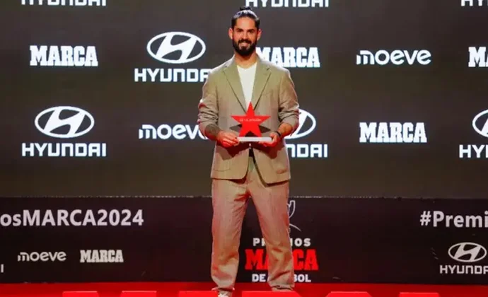 Isco espera estar entrenando con el grupo en Navidad