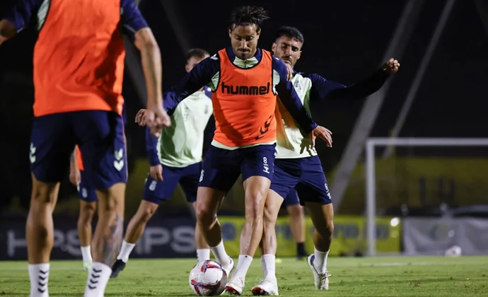 Las Palmas empieza la semana de trabajo con siete bajas