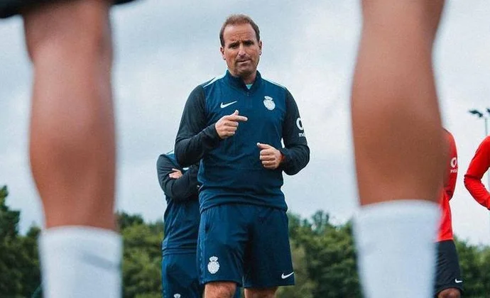 Primera sesión de trabajo de la semana en Son Bibiloni con once bajas