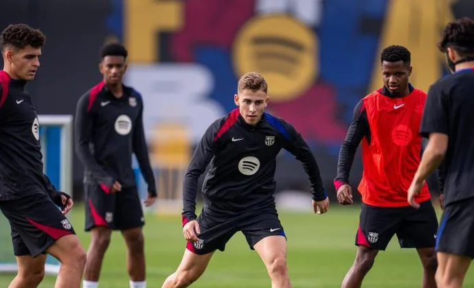 Lewandowski, Yamal y Héctor Fort siguen al margen este martes