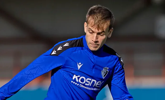 Juan Cruz y Kike Barja, segundo día de la semana en Tajonar al margen del grupo