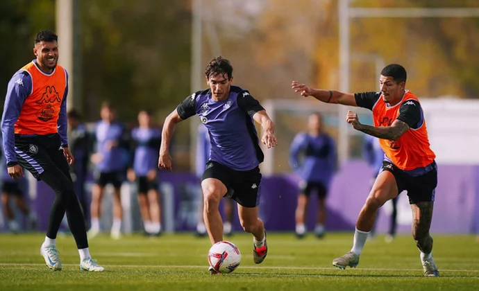 Latasa vuelve al grupo, Kenedy al margen y Cenk no completa la sesión