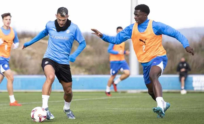 Partidillo contra el filial sin la participación de Benavídez ni Novoa