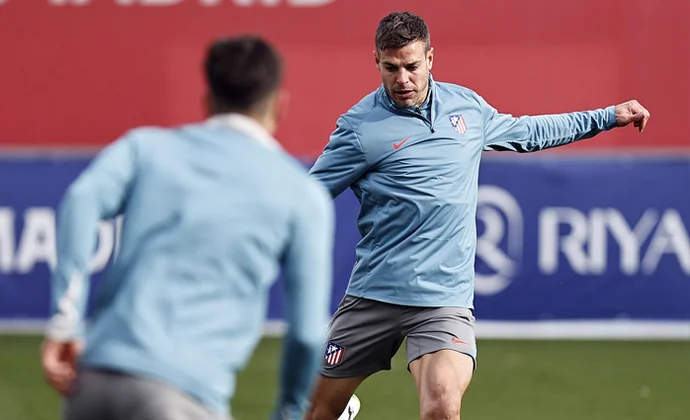 Llorente y Azpilicueta completan la sesión, Le Normand hace una parte y Simeone ensaya con lo que tiene