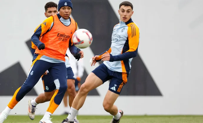 Fran García vuelve al grupo en una sesión sin los siete lesionados ni los internacionales