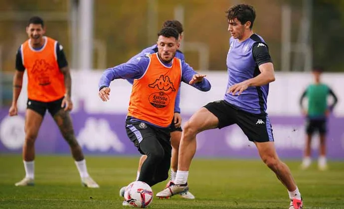 Cenk vuelve al grupo, Latasa repite y Kenedy es el único al margen