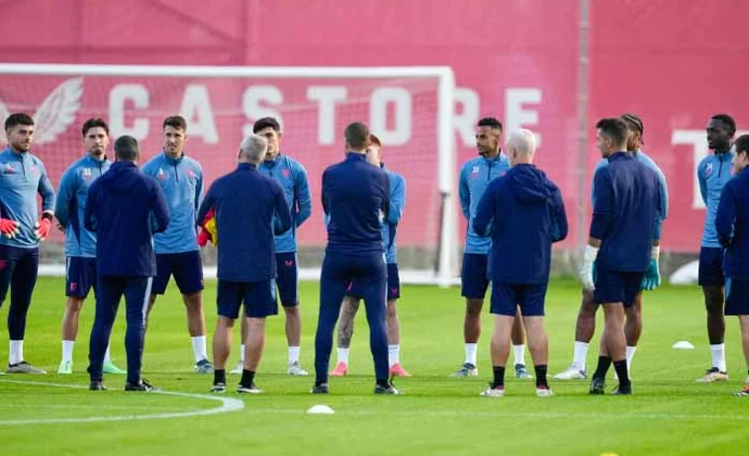Navas vuelve al grupo, Badé y Nianzou reciben el alta y siguen al margen cinco lesionados