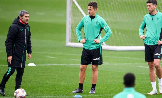 Sancet y Berenguer continúan un día más al margen del grupo