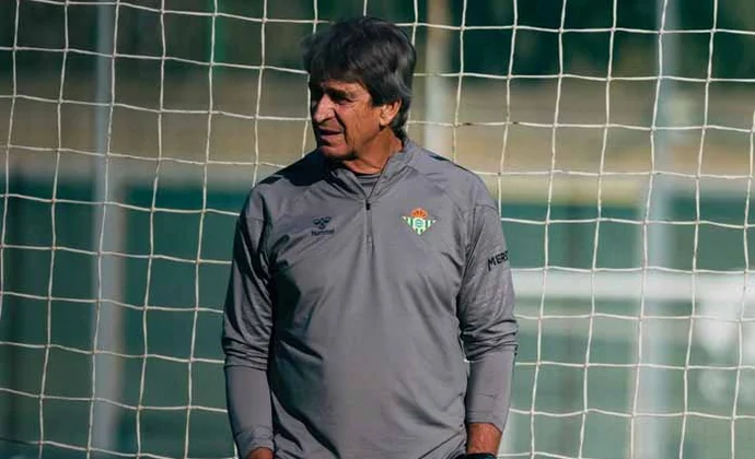 Llorente y Bellerín, otro día al margen, aunque al central se le espera mañana