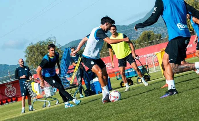 Arrasate sigue pendiente de Maffeo, con Abdón prácticamente descartado