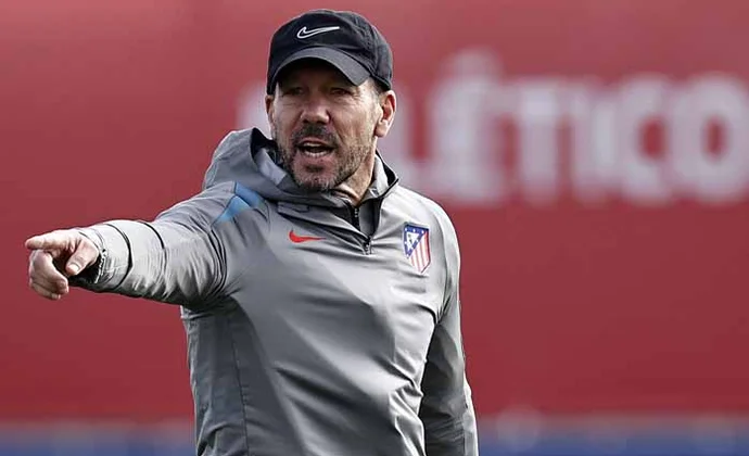 Simeone sigue ensayando con un once que sufrirá modificaciones a partir de mañana