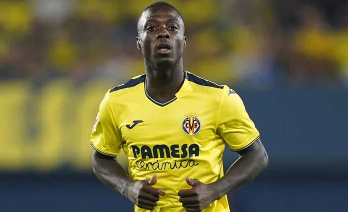 Nicolás Pépé, ni césped, ni gimnasio y con el parte médico escondido