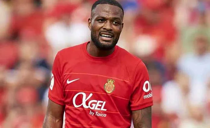 Arrasate ve indispensable a Larin y esperará a evaluarlo mañana para definir su once