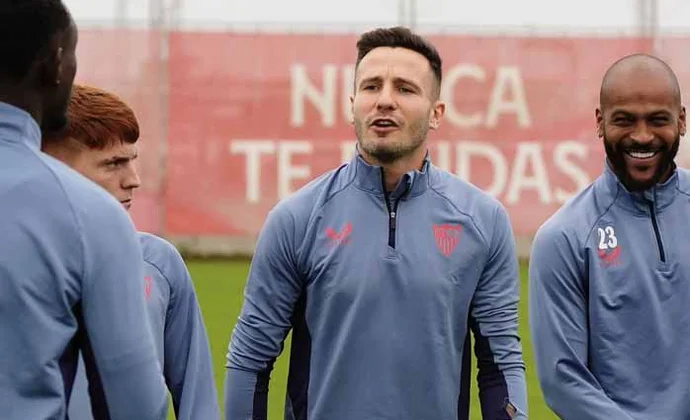 Saúl hace parte de la sesión con el grupo, Montiel y Gudelj descansan