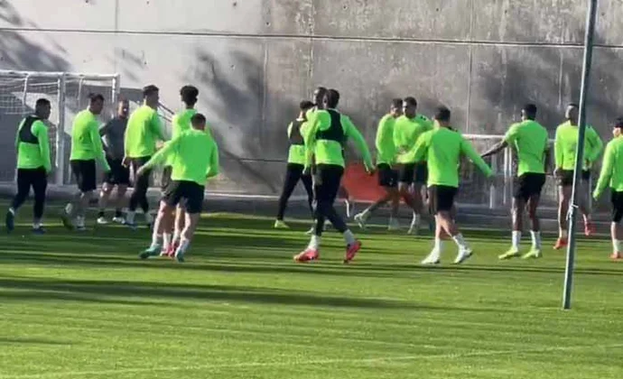 Fornals tampoco entrena hoy y causará baja en Mestalla