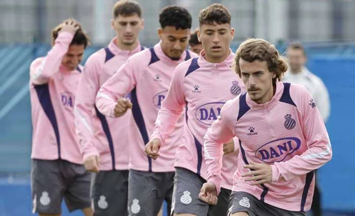 Calero y Gragera, únicas bajas en la sesión previa al partido