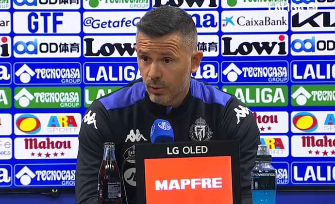 Speranza analiza la derrota e intenta explicar la entrada al campo de Latasa y Mario Martín