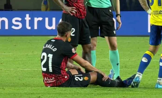 Antonio Raíllo fue sustituido por molestias del partido en el Gran Canaria