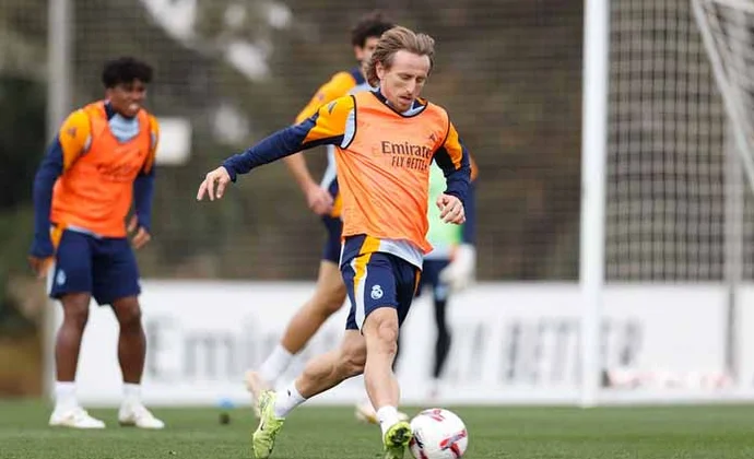 El Real Madrid completa la última sesión sin los seis lesionados